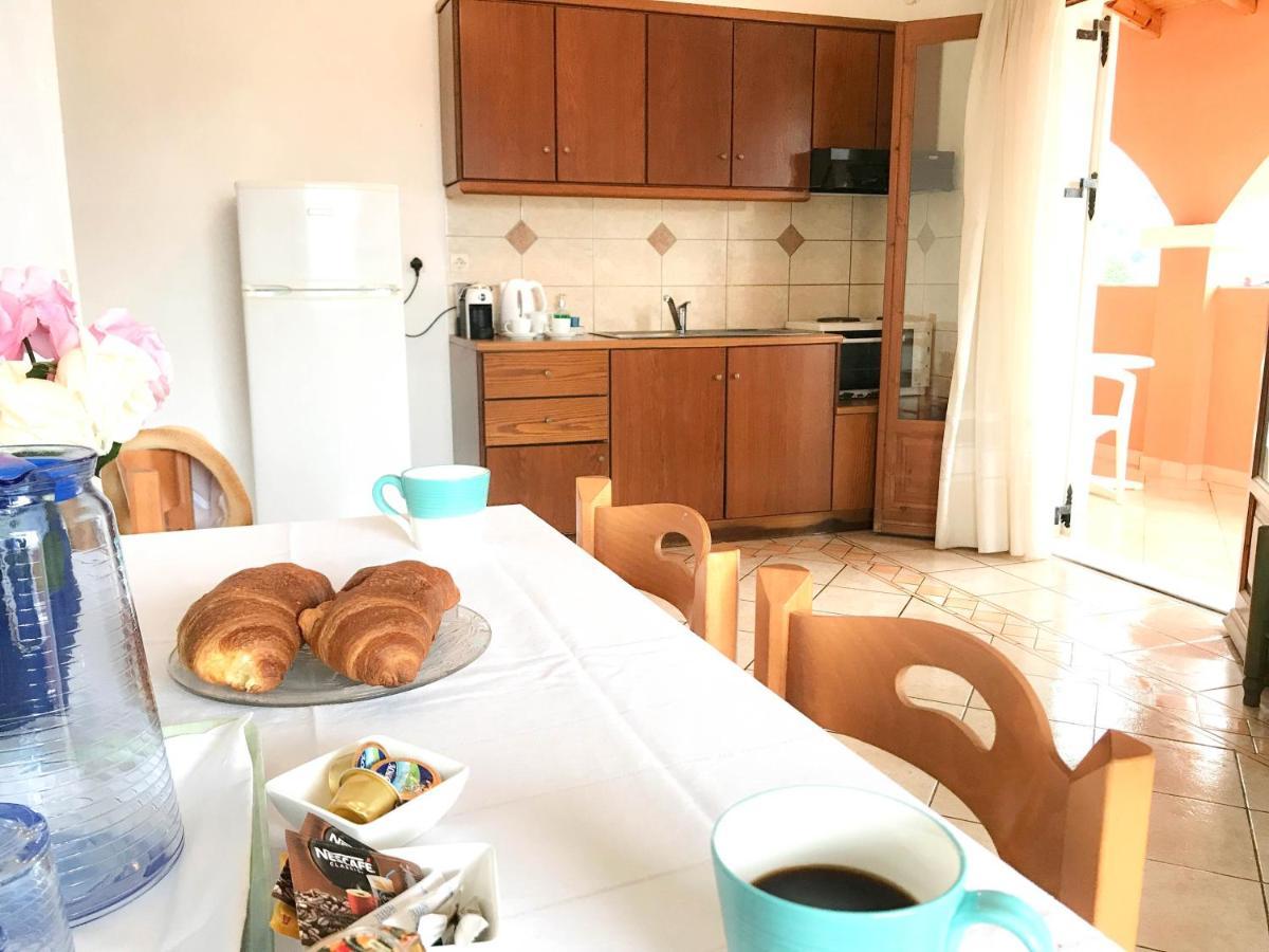 Porto Kassiopi Apartments Extérieur photo