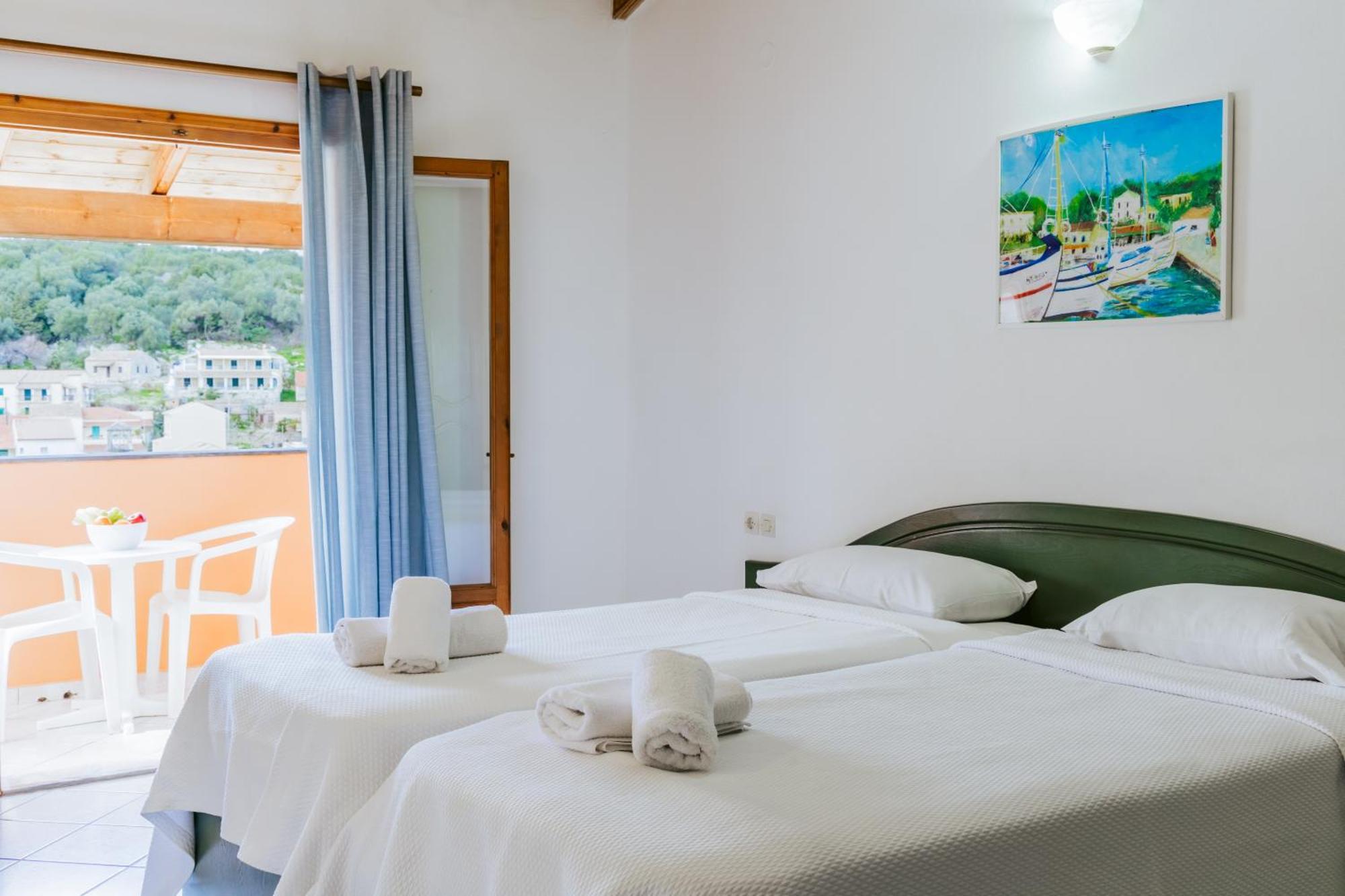 Porto Kassiopi Apartments Extérieur photo