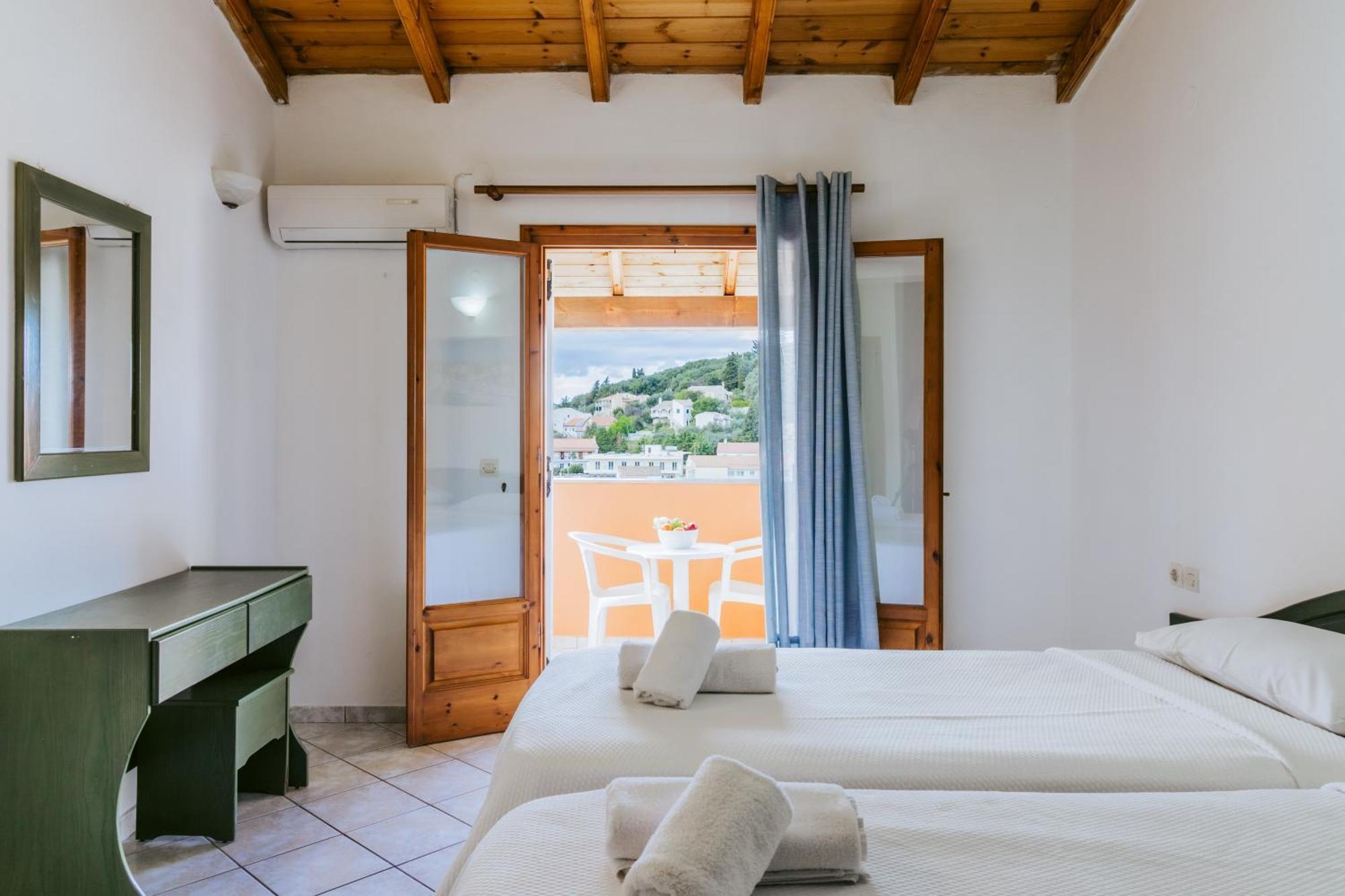 Porto Kassiopi Apartments Extérieur photo
